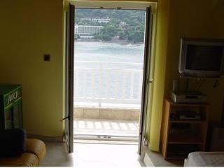 Front One Bedroom (adults Only) Appartement *